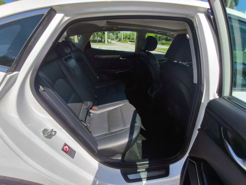 Used 2019 Kia Cadenza Limited FWD image 17