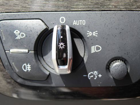 Used 2017 Audi Q7 3.0T Premium Plus AWD/4WD image 30