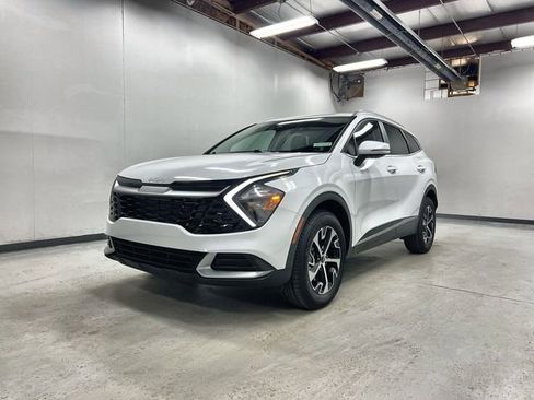 Used 2023 Kia Sportage EX image 1