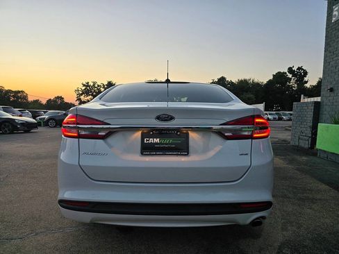 Used 2018 Ford Fusion SE image 12