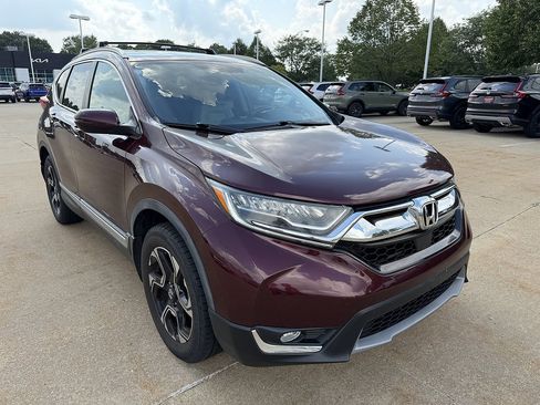 Used 2018 Honda CR-V Touring image 2