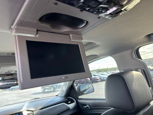 Used 2018 GMC Yukon SLT w/ Premium Edition AWD/4WD image 16