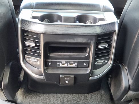 Used 2024 RAM 1500 Laramie AWD/4WD image 32