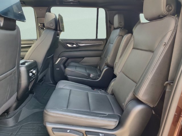 Used 2023 GMC Yukon XL Denali w/ Denali Reserve Package RWD image 27