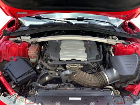 Used 2018 Chevrolet Camaro SS RWD image 9