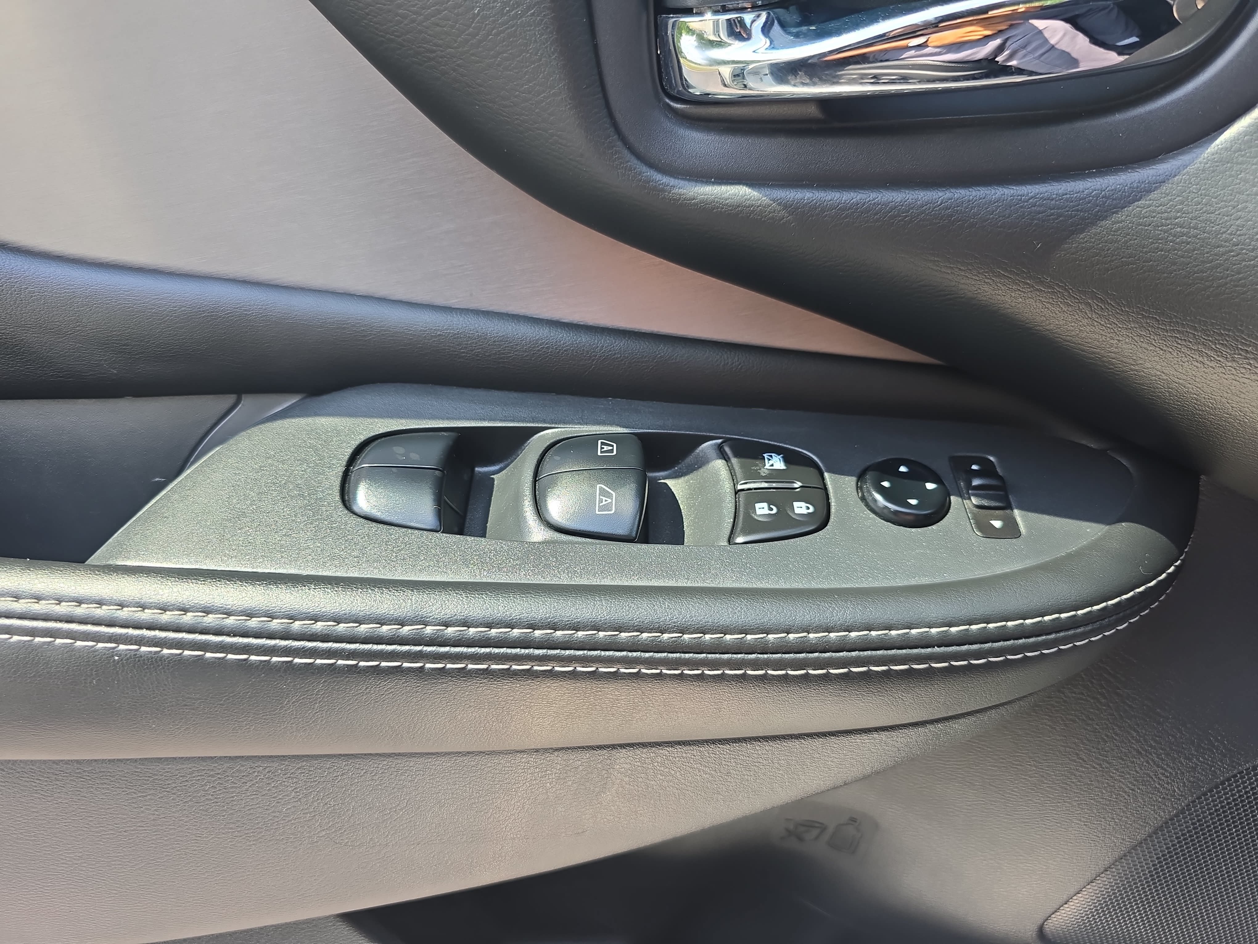 Used 2023 Nissan Murano SV w/ SV Midnight Edition Package AWD/4WD image 26