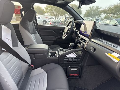 New 2025 Toyota Tacoma 2WD Double Cab image 31
