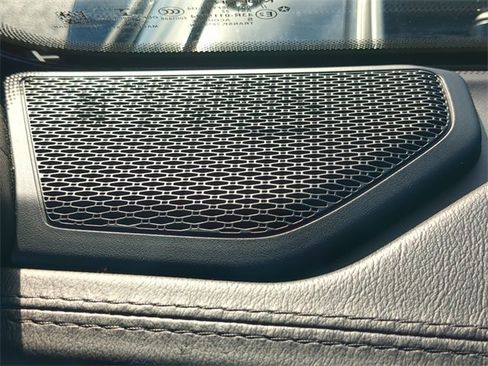 Used 2020 Jeep Wrangler Unlimited Sahara image 22