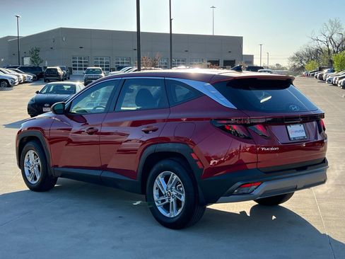 Certified 2025 Hyundai Tucson SE image 10