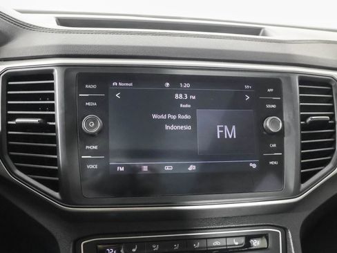 Used 2020 Volkswagen Atlas Cross Sport SE w/ Panoramic Sunroof Package image 29