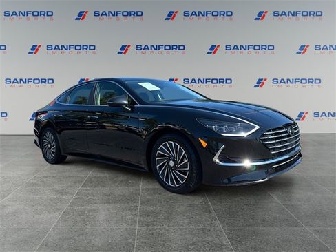 Used 2023 Hyundai Sonata SEL w/ Cargo Package image 7
