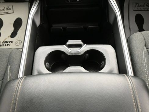 Used 2022 RAM 1500 Big Horn AWD/4WD image 18