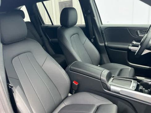 Used 2026 Mercedes-Benz GLB 250 4MATIC image 21