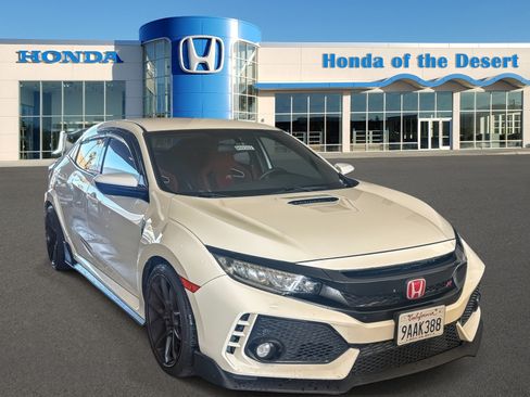 Used 2018 Honda Civic Type R image 1
