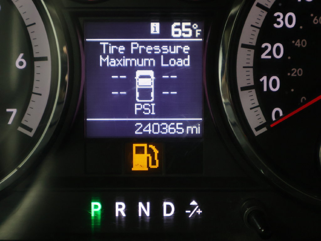 Used 2011 RAM 2500 ST AWD/4WD image 3