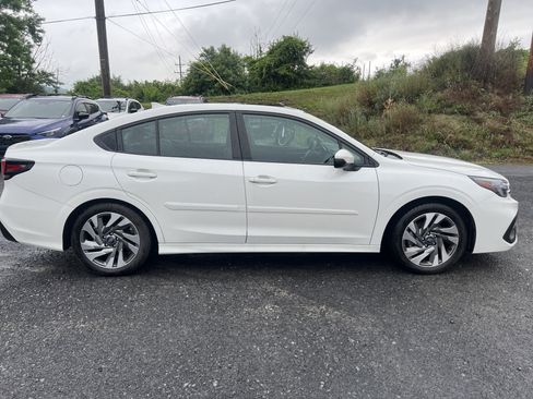 Used 2025 Subaru Legacy Limited AWD/4WD image 2