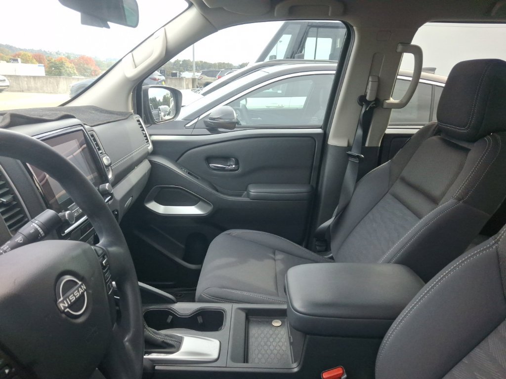 Used 2023 Nissan Frontier SV w/ Technology Package RWD image 12