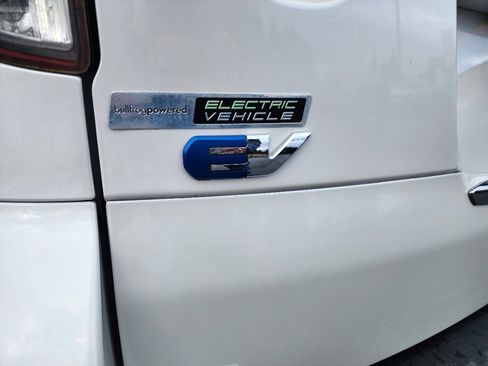 Used 2014 Toyota RAV4 EV image 39