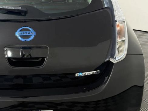 Used 2013 Nissan Leaf SL w/ Premium Pkg FWD image 24