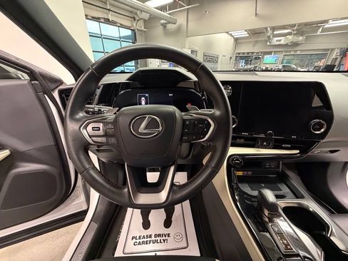 Used 2022 Lexus NX 350 AWD image 11