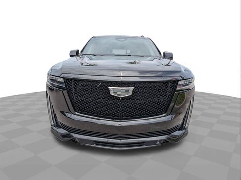 Certified 2023 Cadillac Escalade Sport w/ LPO, ONYX Package AWD/4WD image 9