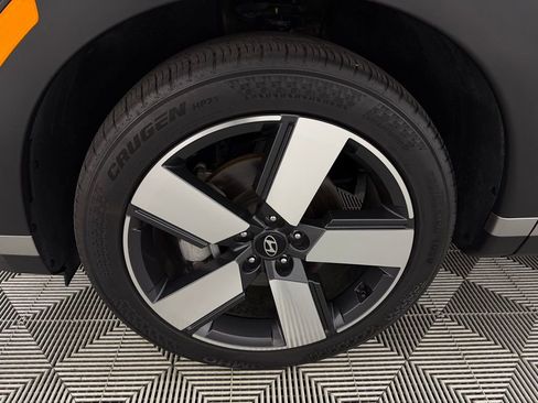 Used 2025 Hyundai Santa Fe Limited FWD image 12