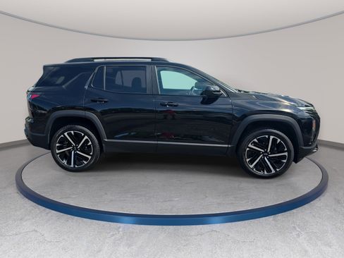 Used 2026 Chevrolet Equinox RS FWD image 4