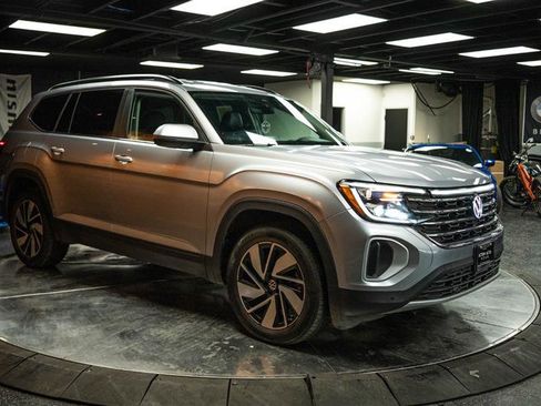 Used 2024 Volkswagen Atlas SE image 5