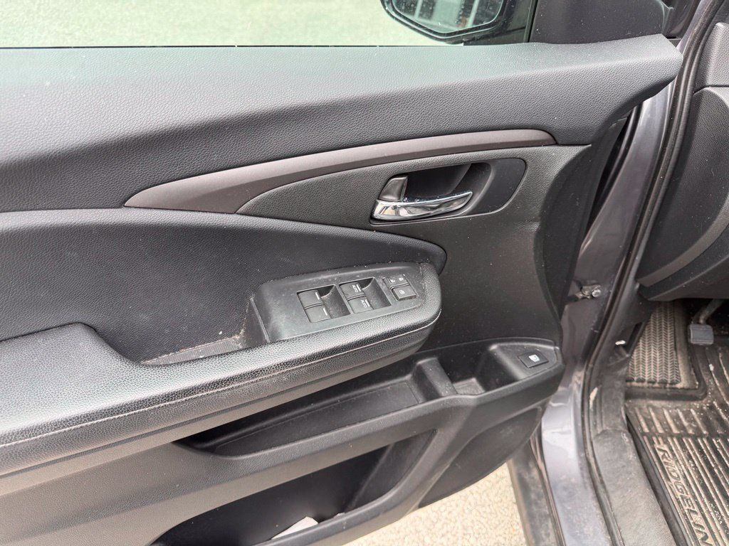 Used 2020 Honda Ridgeline Sport image 21