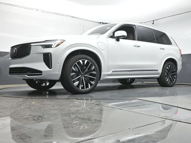 Used 2026 Volvo XC90 T8 Plus w/ Protection Package Premier AWD/4WD image 37
