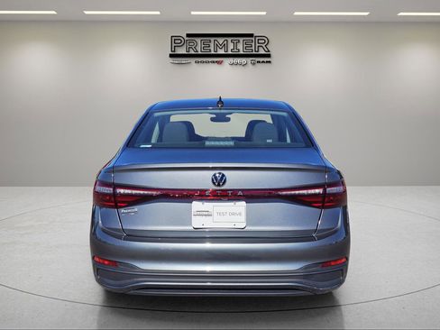 Used 2025 Volkswagen Jetta S image 10