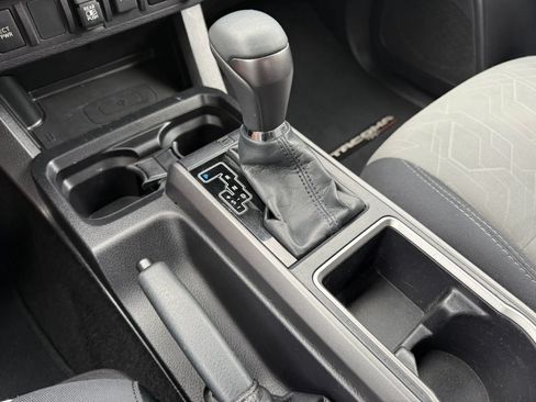 Used 2021 Toyota Tacoma TRD Off-Road AWD/4WD image 27
