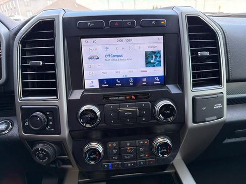 Used 2020 Ford F150 Lariat w/ Equipment Group 502A Luxury AWD/4WD image 31