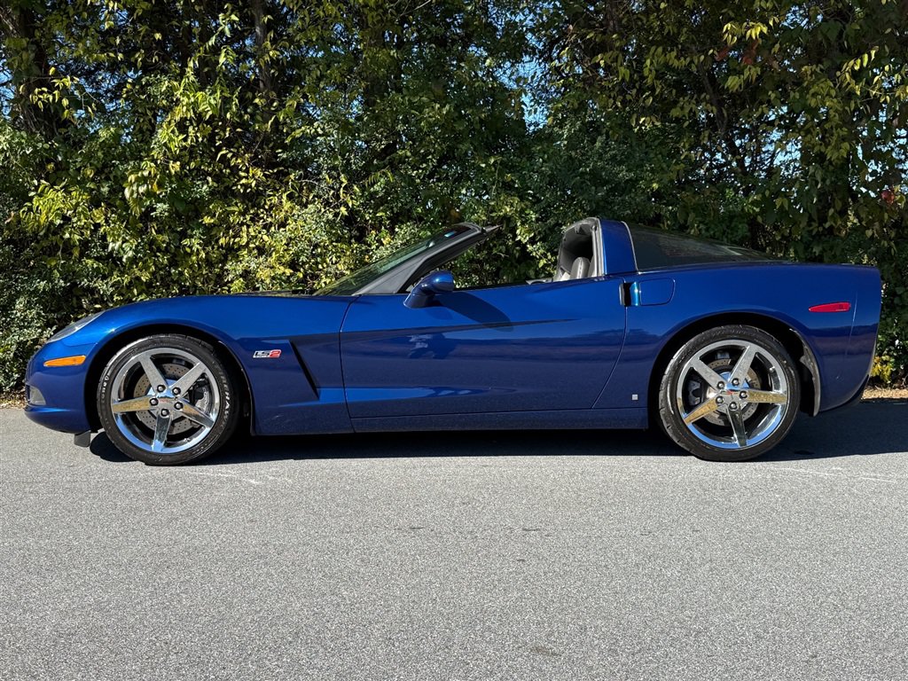 Used 2007 Chevrolet Corvette Coupe w/ Preferred Equipment Group RWD image 21