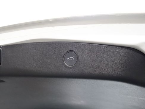 Used 2023 Tesla Model 3 Standard Range image 53