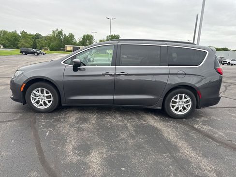 Used 2020 Chrysler Voyager Lxi FWD image 5