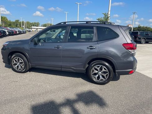 Certified 2022 Subaru Forester Premium w/ Popular Package #1 AWD/4WD image 9