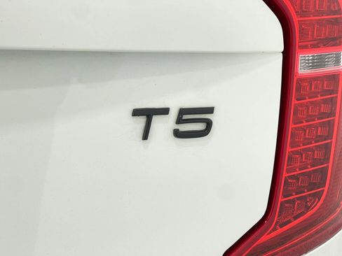 Used 2018 Volvo XC90 T5 Momentum w/ Convenience Package FWD image 42