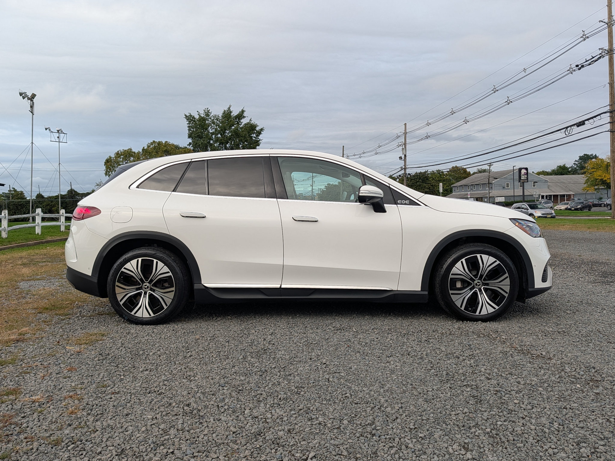 Used 2023 Mercedes-Benz EQE 350+ 4MATIC SUV image 4