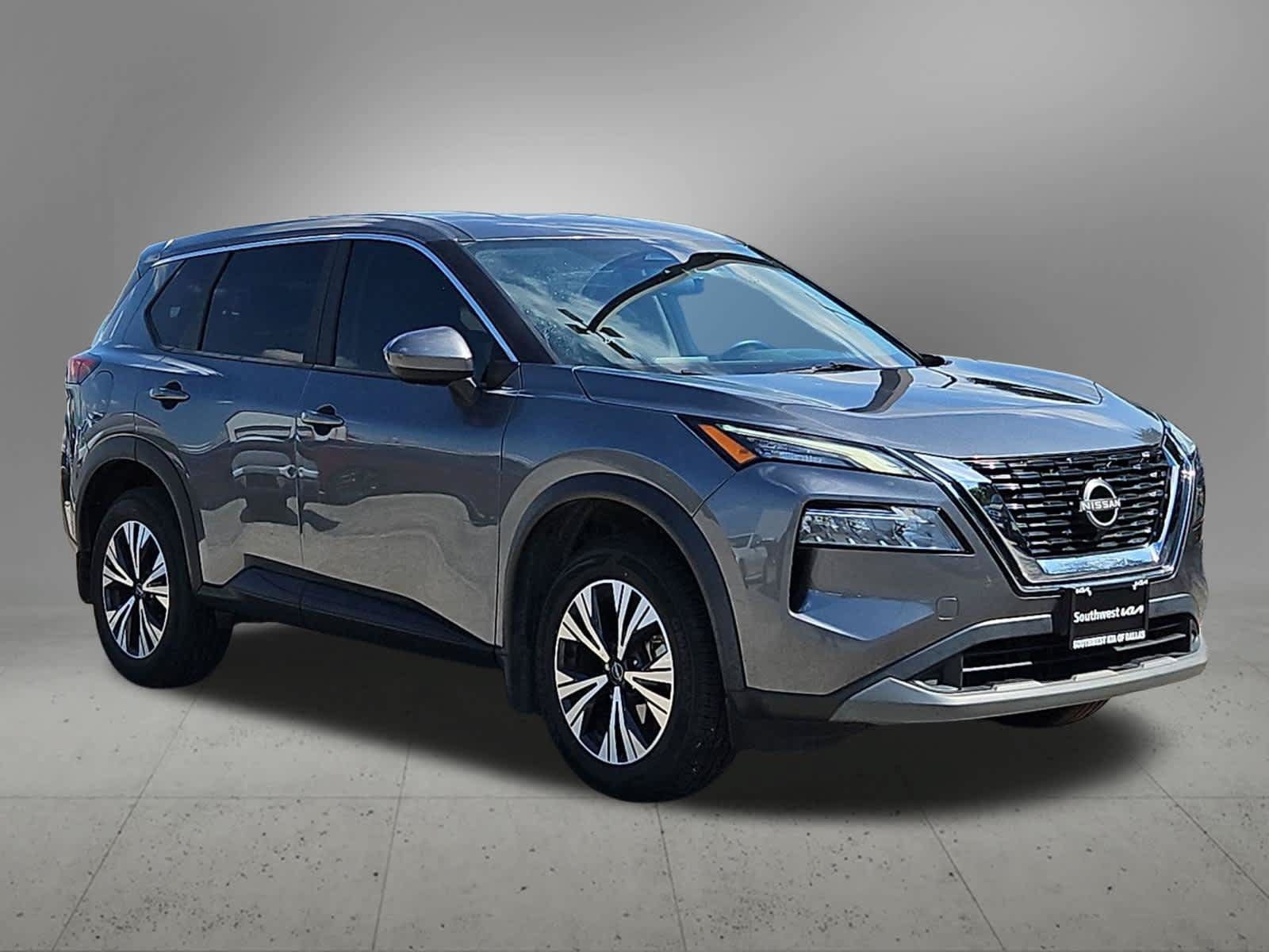 Used 2023 Nissan Rogue SV FWD image 8