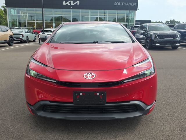 Used 2025 Toyota Prius LE FWD image 8