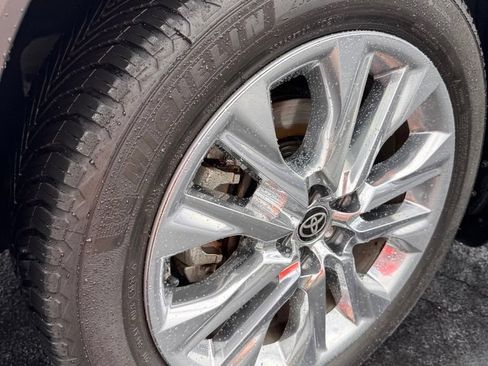 Used 2023 Toyota Highlander Limited FWD image 35