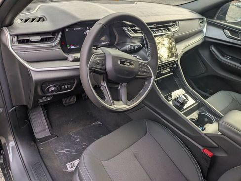 New 2025 Jeep Grand Cherokee Laredo X image 13