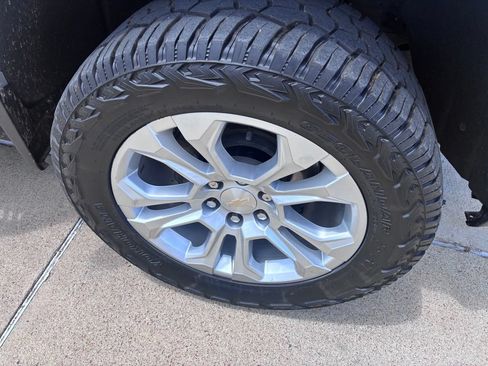 Used 2021 Chevrolet Silverado 1500 RST AWD/4WD image 3