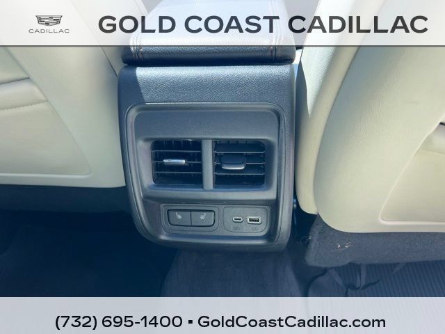 Used 2019 Cadillac XT4 Sport w/ Cold Weather Package FWD image 9