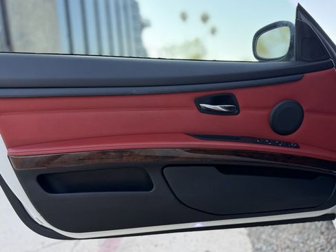 Used 2013 BMW 328i Convertible image 17