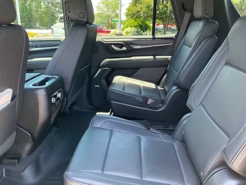 Used 2023 GMC Yukon Denali AWD/4WD image 17