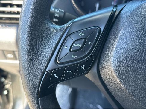 Used 2019 Toyota C-HR LE image 21