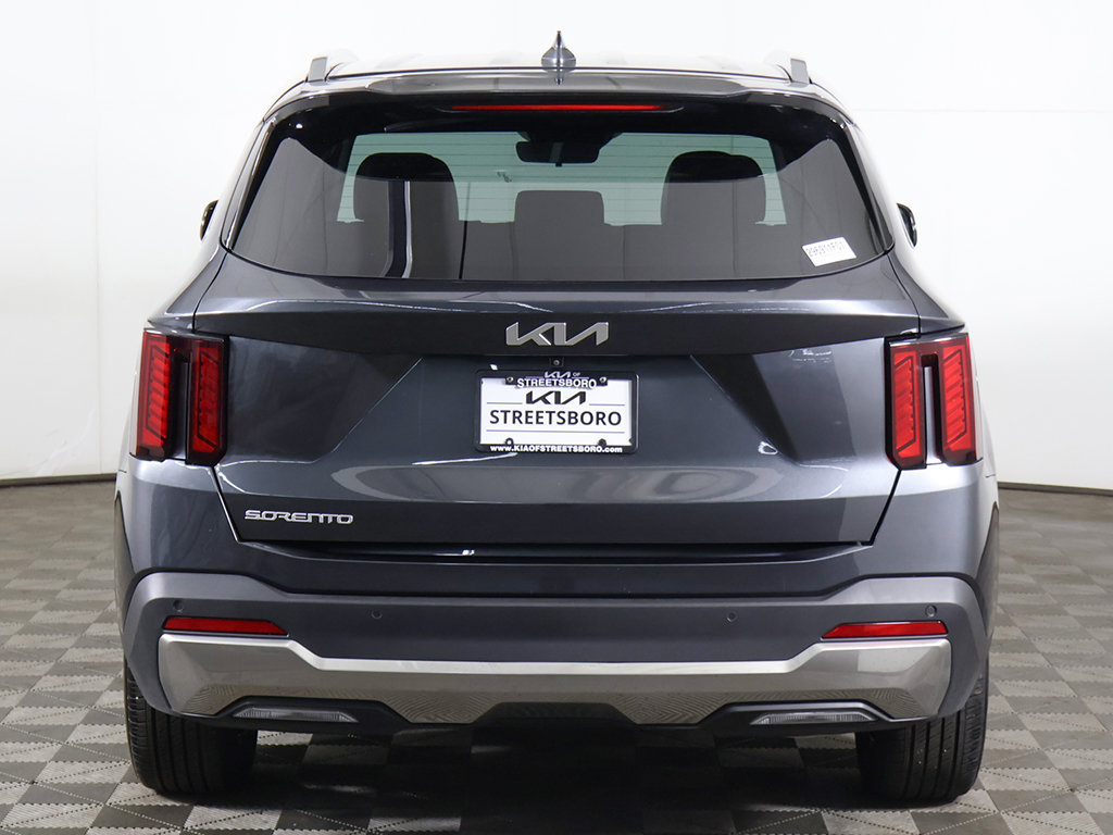Used 2024 Kia Sorento S w/ Panoramic Sunroof Package FWD image 13
