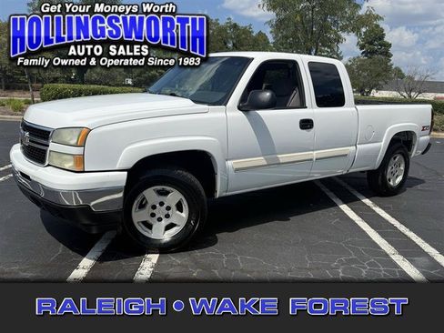 Used 2006 Chevrolet Silverado 1500 LT w/ Light Duty Power Package AWD/4WD image 1